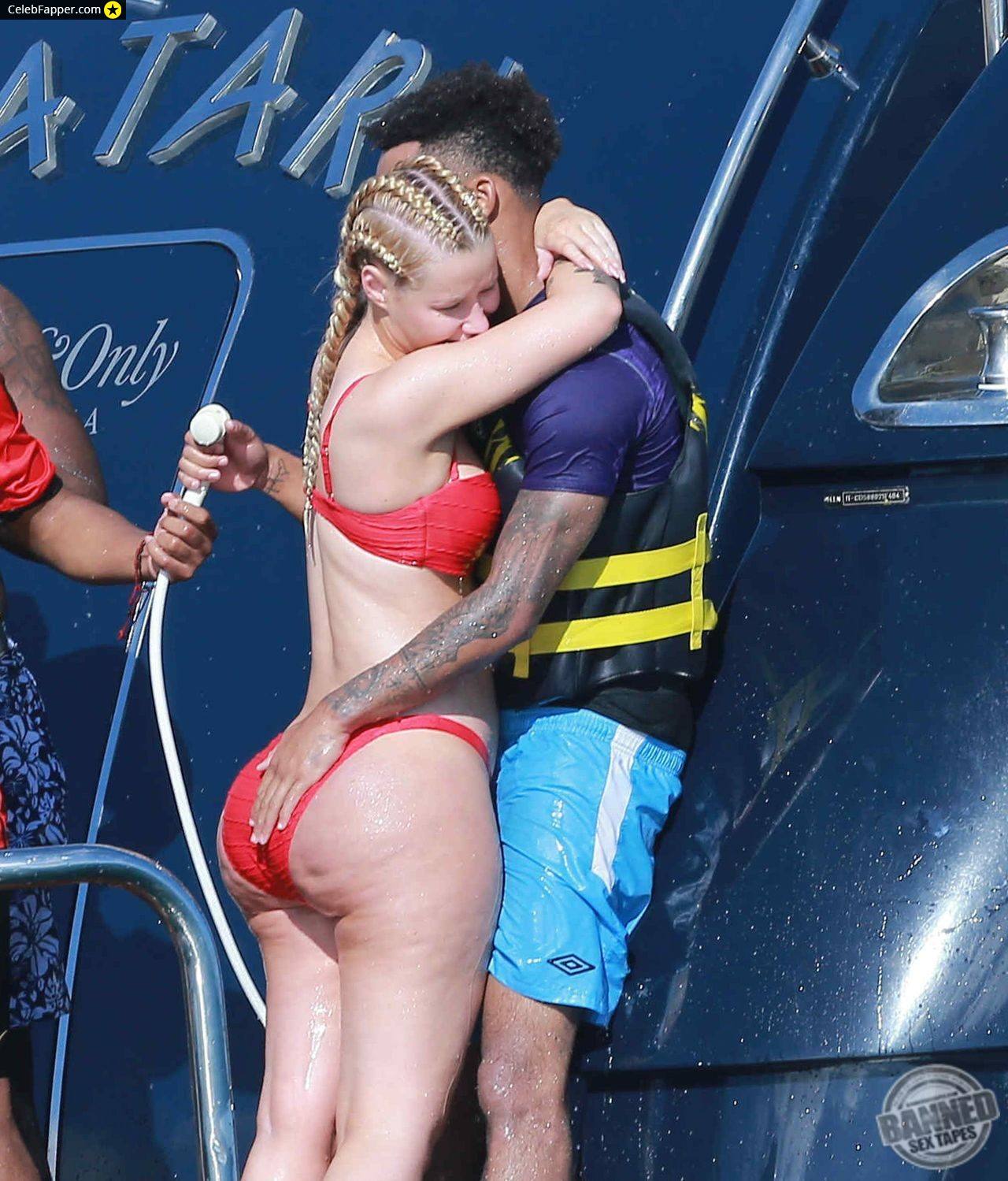 iggy azalea fap butt ass thong bikini